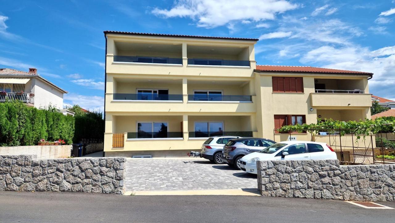 Apartmani Krajinovic Krk Town Eksteriør billede