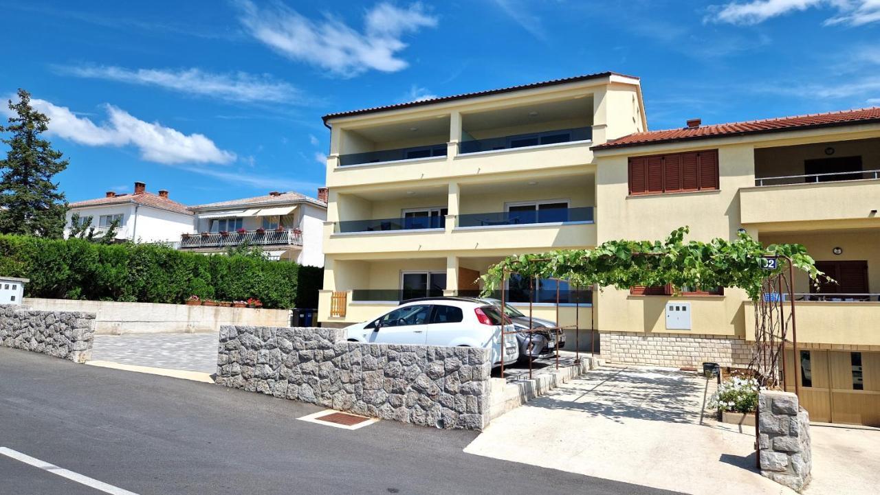 Apartmani Krajinovic Krk Town Eksteriør billede