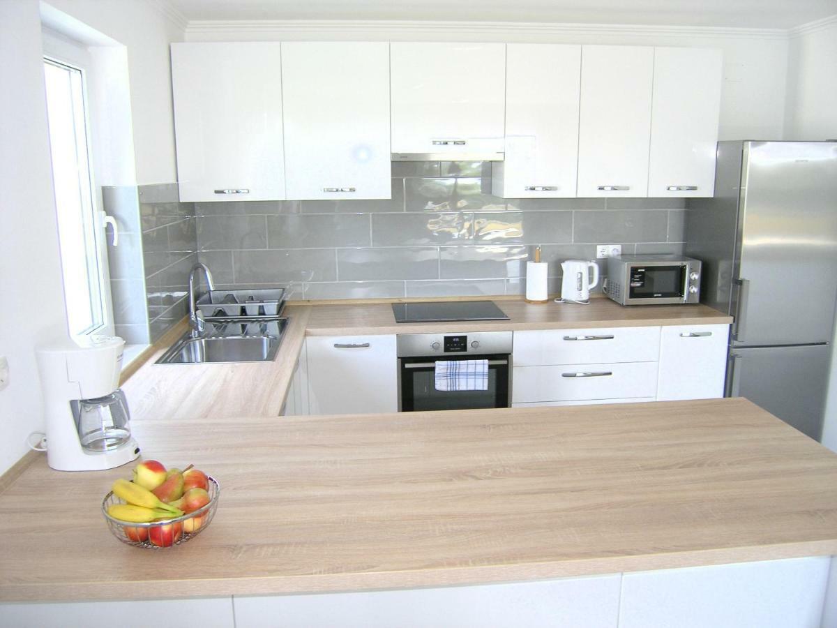 Apartmani Krajinovic Krk Town Eksteriør billede