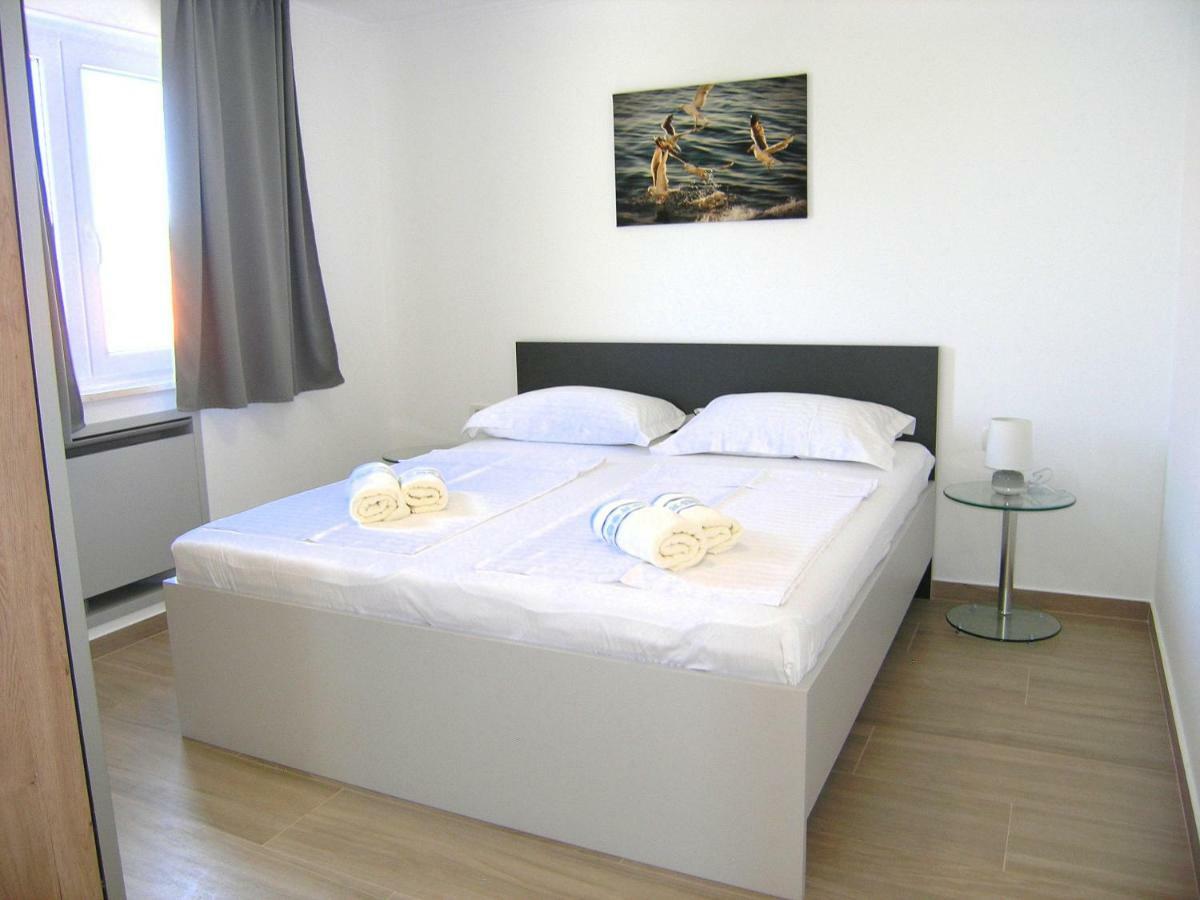 Apartmani Krajinovic Krk Town Eksteriør billede