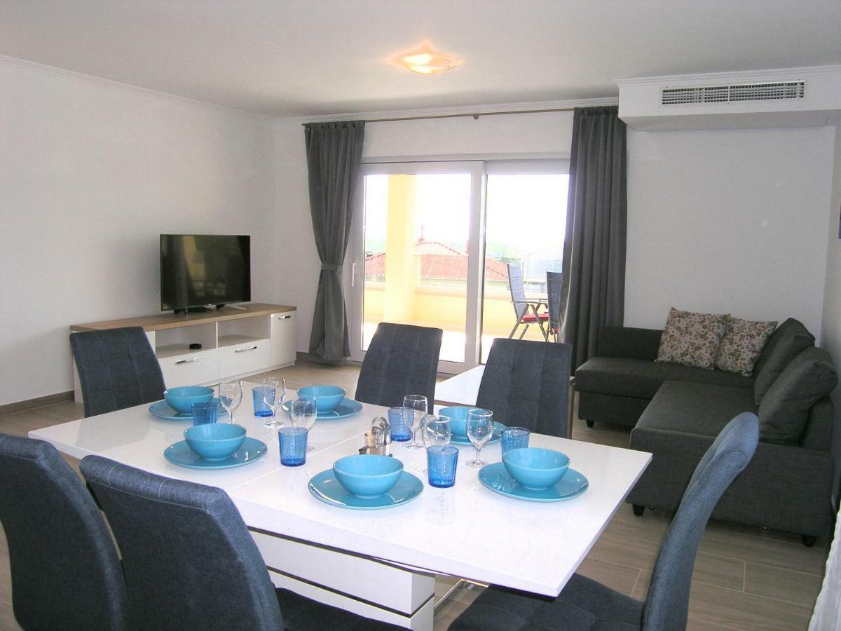 Apartmani Krajinovic Krk Town Eksteriør billede