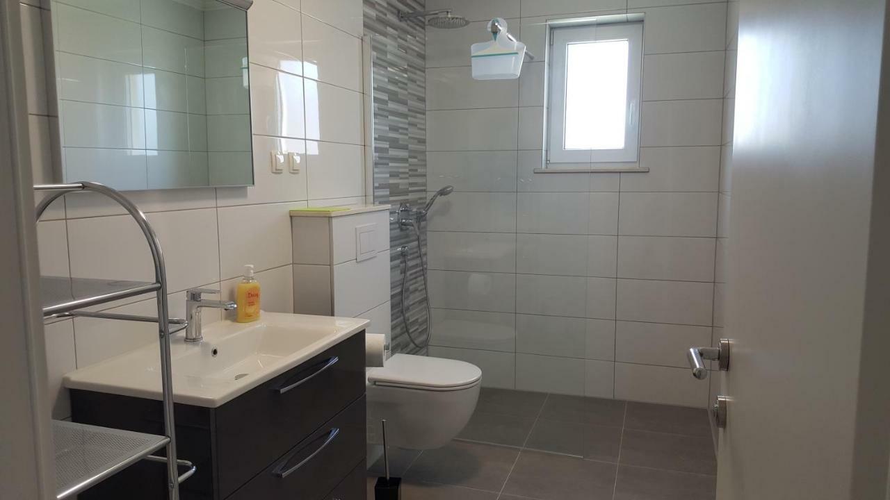 Apartmani Krajinovic Krk Town Eksteriør billede