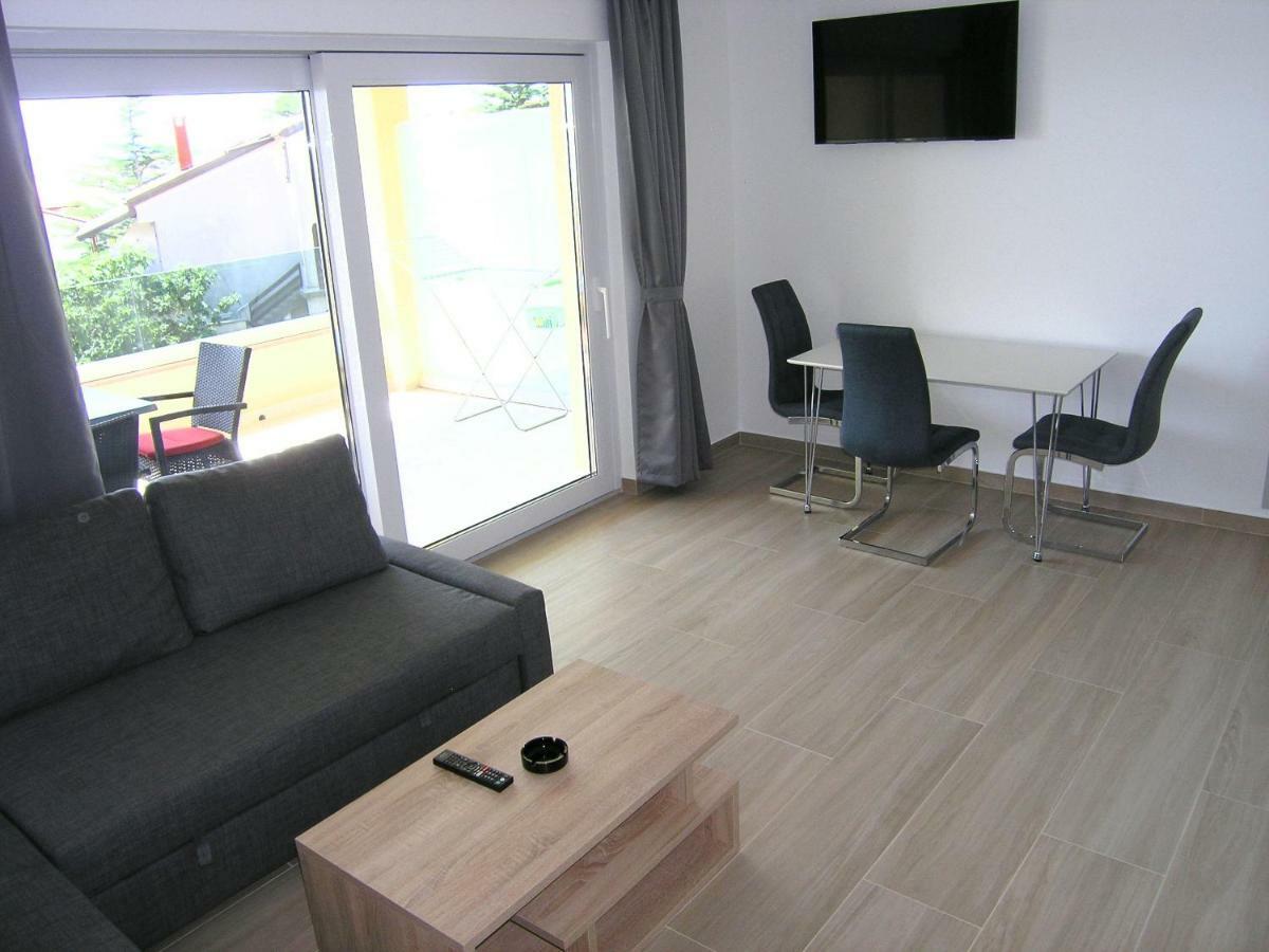 Apartmani Krajinovic Krk Town Eksteriør billede